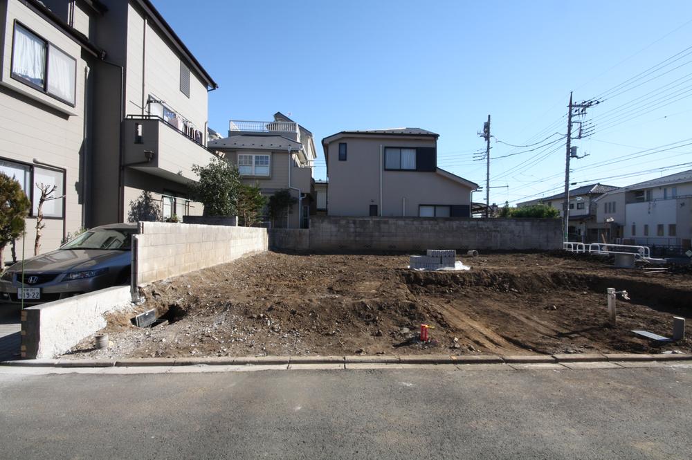 Local appearance photo. Local (12 May 2013) Shooting