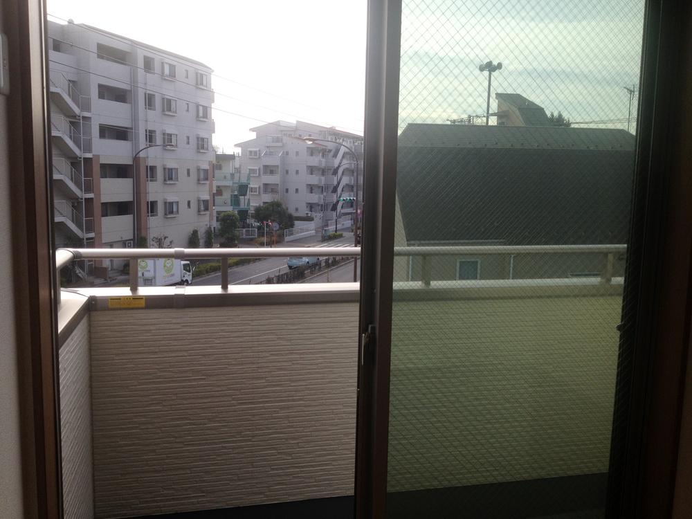 View photos from the dwelling unit. Indoor (12 May 2013) Shooting