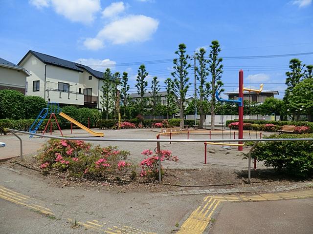 park. 520m to full Tenjin park