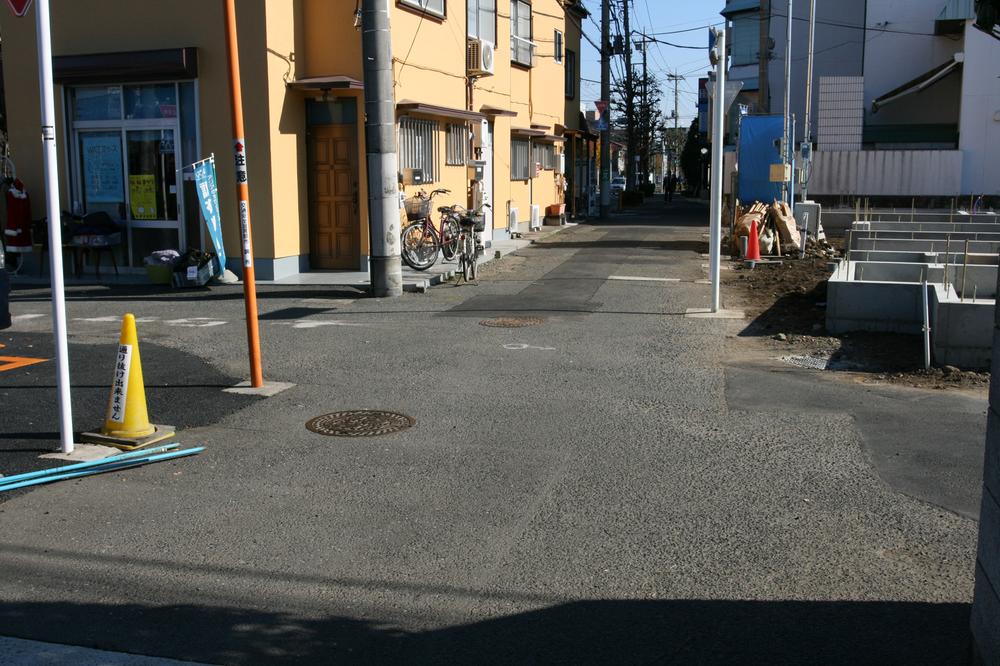 Local photos, including front road. Local (January 2013) Shooting