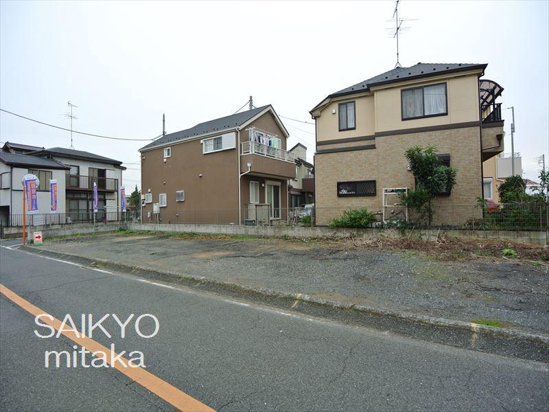 Local photos, including front road. Local (11 May 2013) Shooting