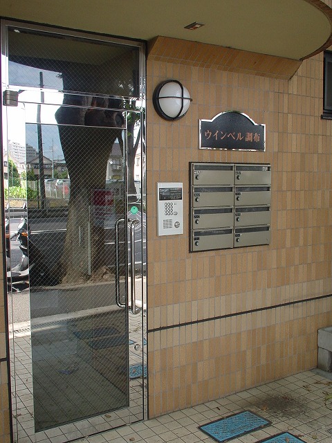 Entrance. Auto is with a lock