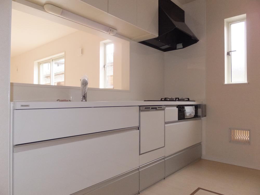 Kitchen. Local (11 May 2013) Shooting