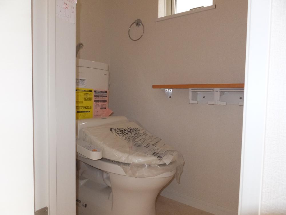 Toilet. Local (11 May 2013) Shooting