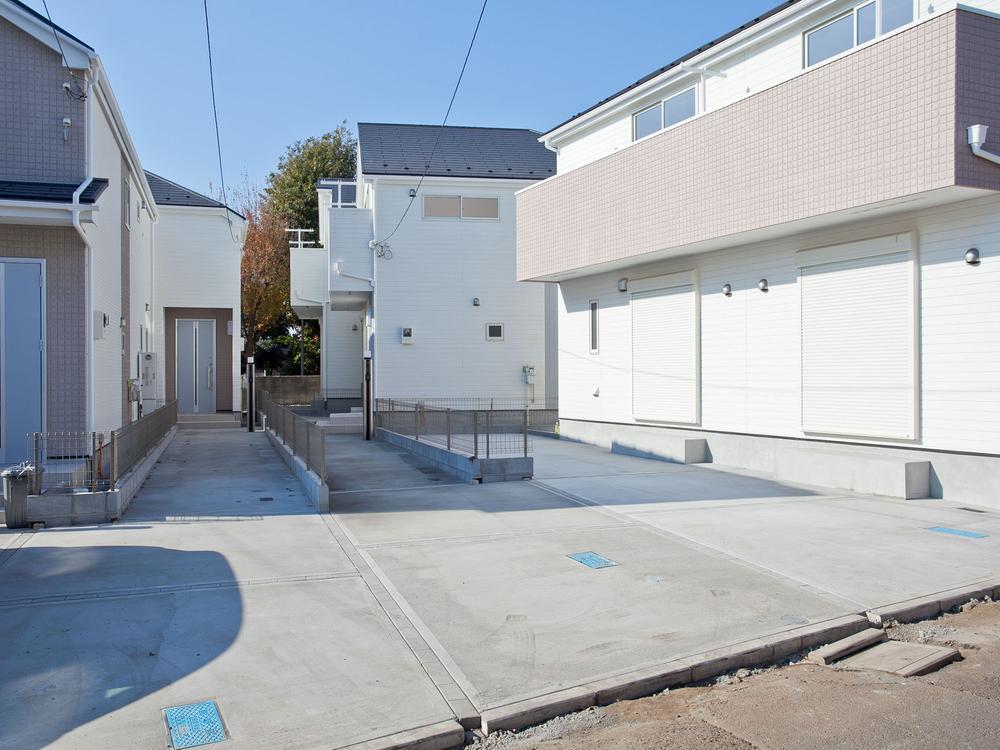 Local appearance photo. Local (12 May 2013) Shooting