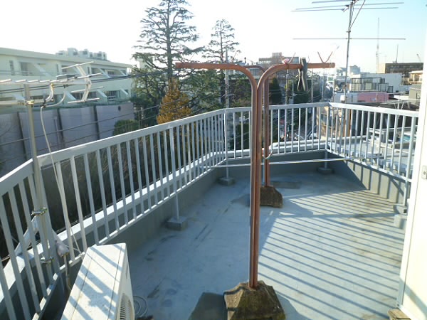 Other room space. You what can use the rooftop!