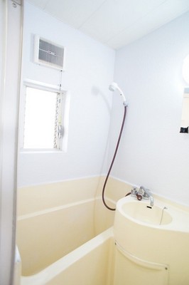 Bath. Washed possible! It is a 3-point unit of cleaning Ease