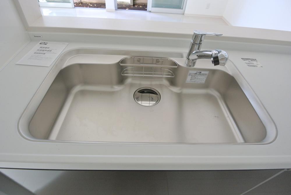 Kitchen. Selling local