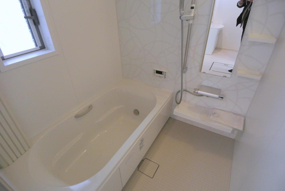 Bathroom. Selling local