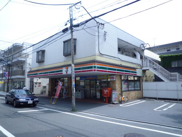 Convenience store. 120m to Seven-Eleven (convenience store)