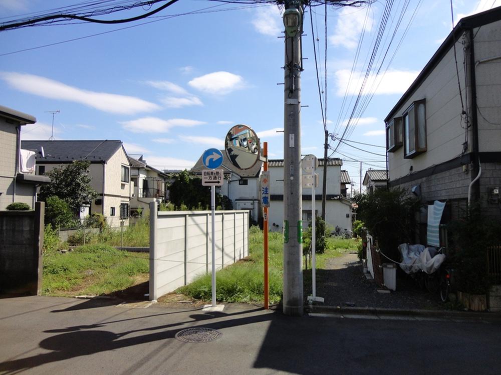 Local photos, including front road. Local (10 May 2013) Shooting