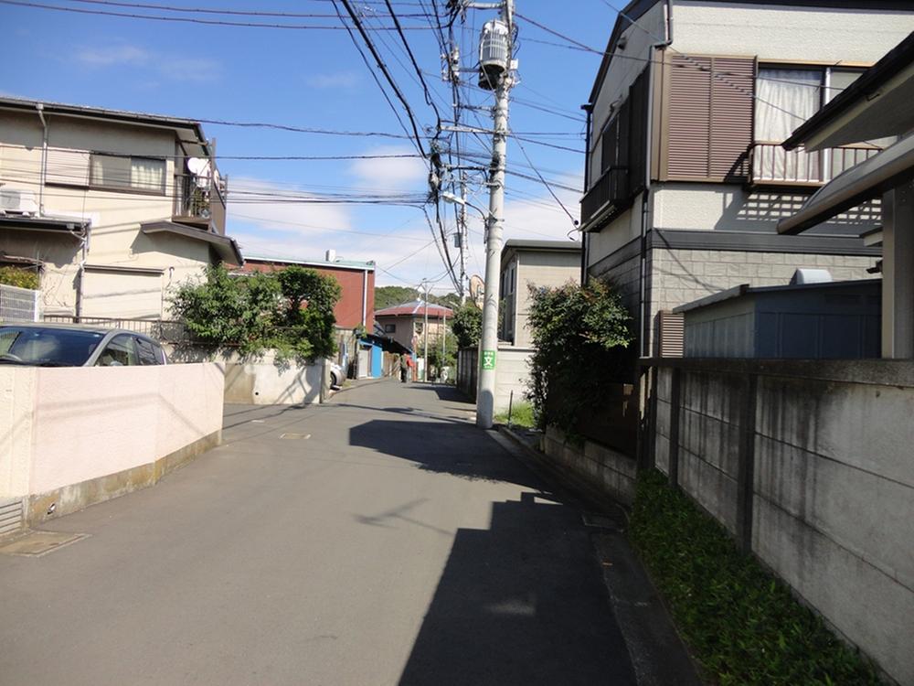 Other local. Frontal road Local (10 May 2013) Shooting