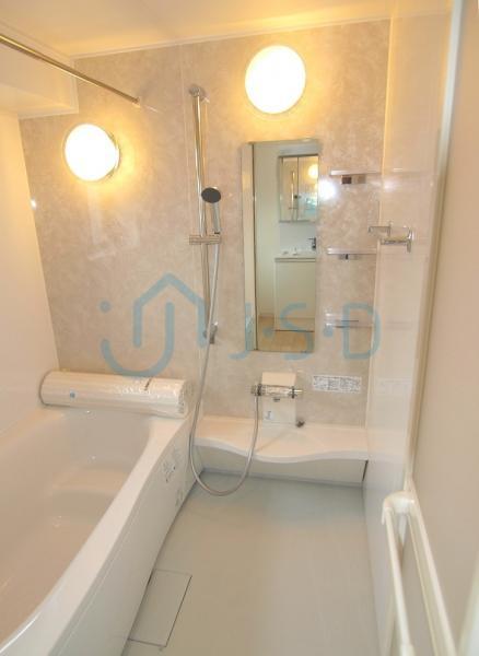 Same specifications photo (bathroom)