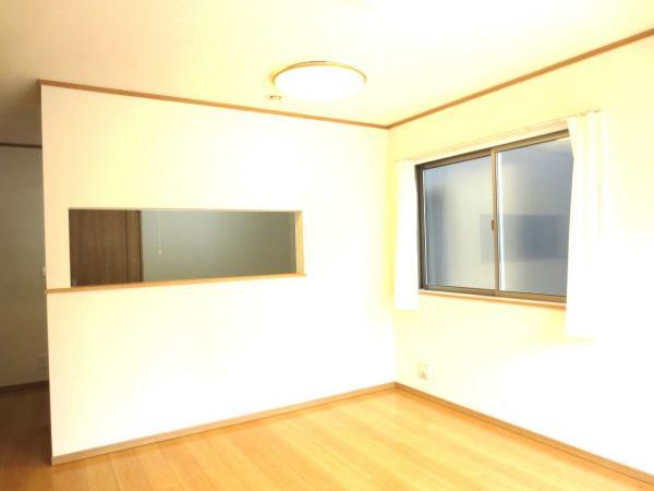 Living. You can also enjoy the conversation in the living room dishes