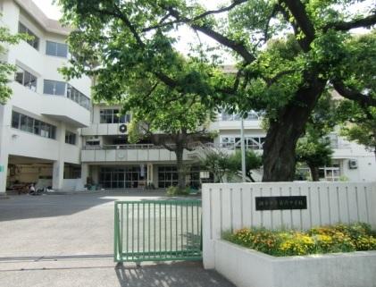 Junior high school. 650m up to junior high school Chofu sixth junior high school