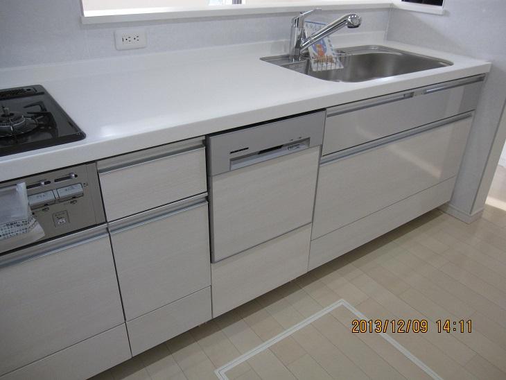 Kitchen. Indoor (12 May 2013) Shooting Each building kitchen