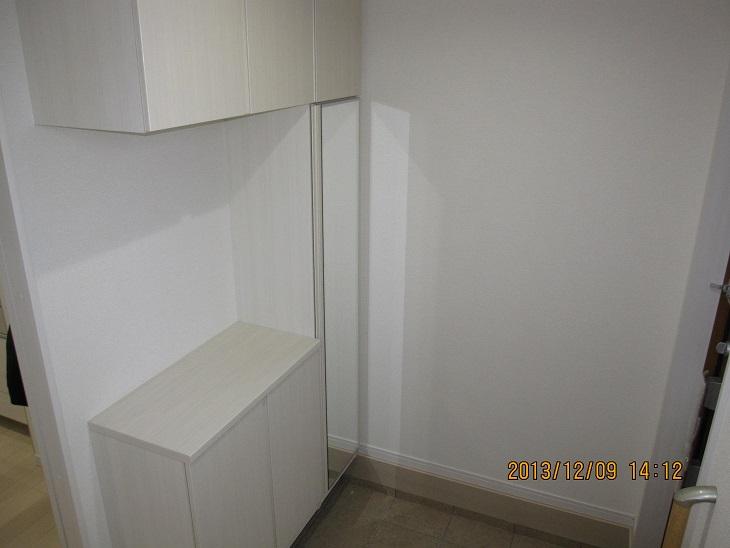 Entrance. Local (12 May 2013) Shooting (2) Building cupboard