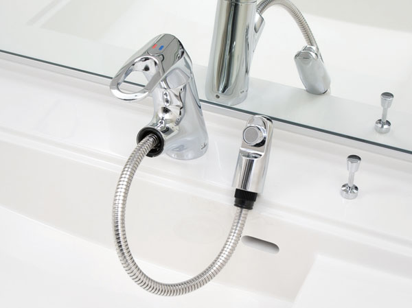 Bathing-wash room.  [Single lever faucet] The vanity is, Head is pulled out, It has adopted a convenient single-lever faucet, for example, when you wash basin bowl.