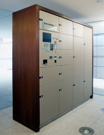 Other.  [Delivery Box (with arrival display function)] The luggage that arrived at the time of going out, To operate the box in a non-touch keys, Others can be received at any time 24 hours, Shipping and cleaning request of home delivery products can be done. Also, Home delivery products shipping fee ・ You can also settle the cleaning fee with a credit card. You can see by the arrival display that you have arrived luggage in dwelling units within the intercom base unit. (Same specifications)