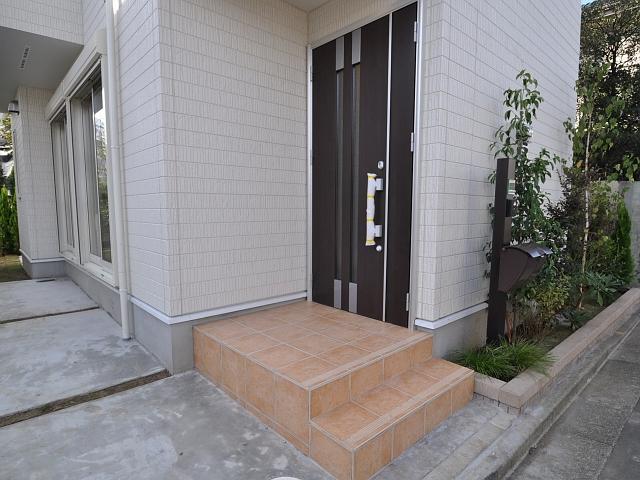 Entrance. Somechi 2-chome 1 Building Entrance