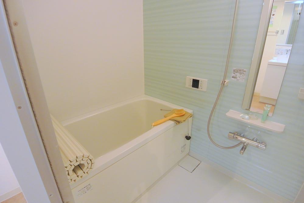 Bathroom. Selling local