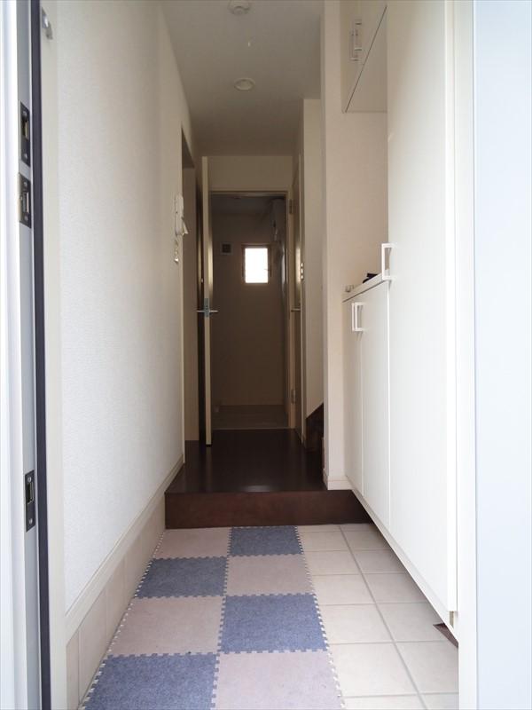 Entrance. (October 2013) Shooting