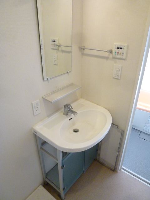 Washroom. Bidet with toilet