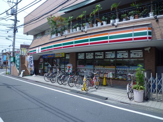 Convenience store. 310m to Seven-Eleven (convenience store)