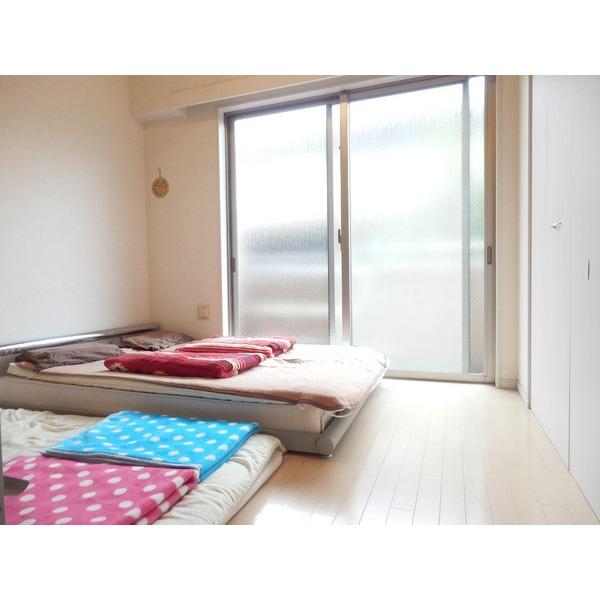 Non-living room. Bedroom space