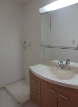 Wash basin, toilet
