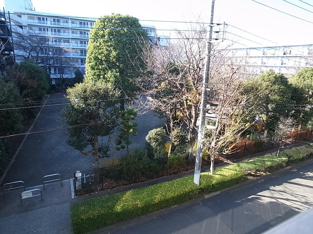 View photos from the dwelling unit. View from the site (December 2013) Shooting