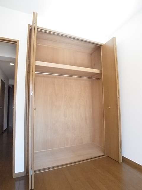 Receipt. South Western-style closet