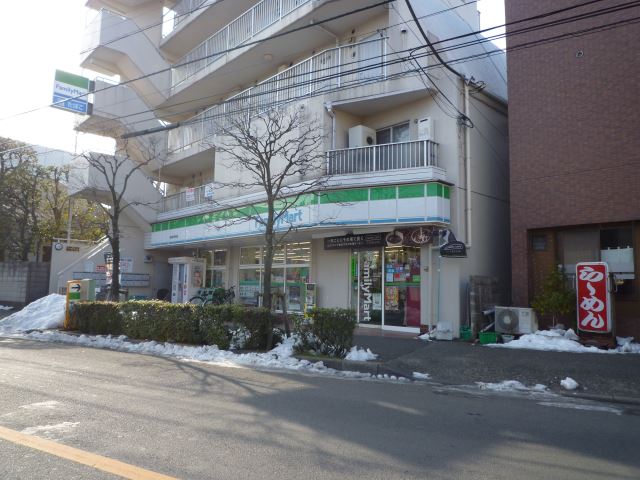 Convenience store. 710m to Family Mart (convenience store)