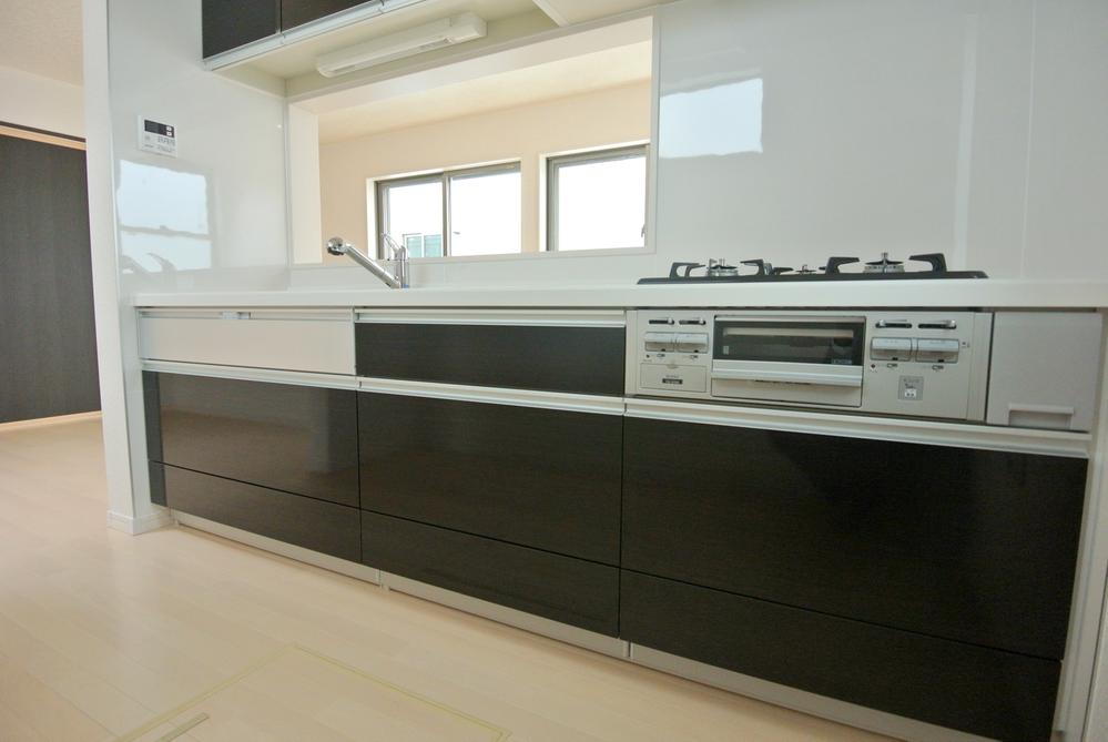 Kitchen. Selling local