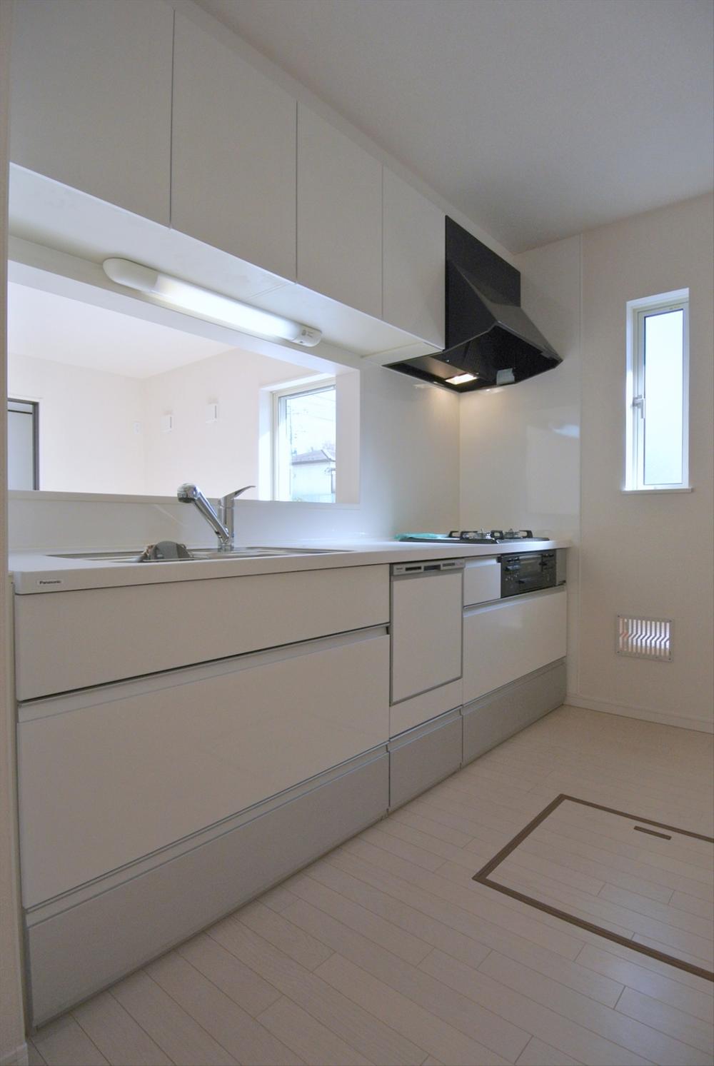 Kitchen. Selling local