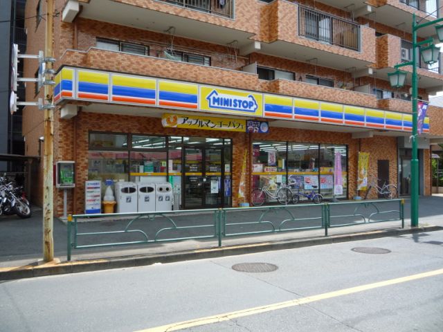 Convenience store. 80m to MINISTOP (convenience store)