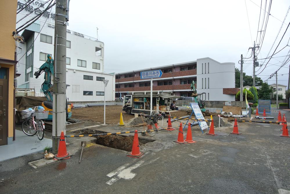 Local appearance photo. Local (10 May 2013) Shooting