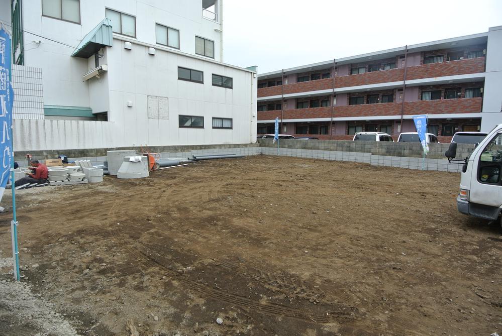 Local appearance photo. Local (10 May 2013) Shooting