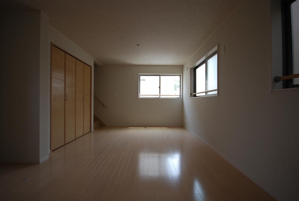 Same specifications photos (living). Seller same specifications