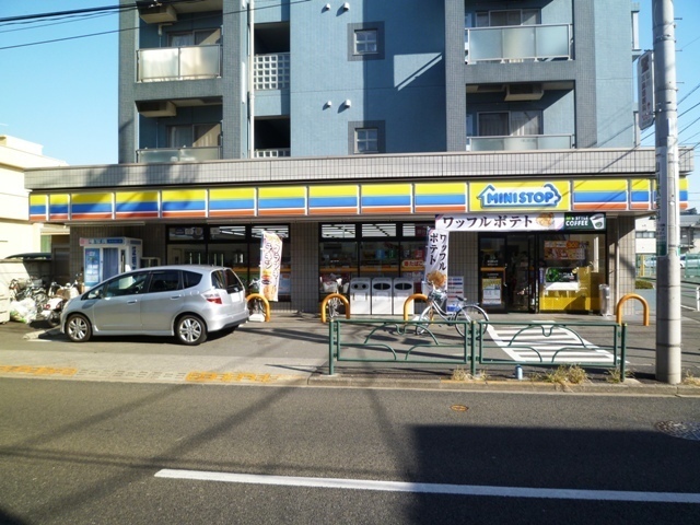 Convenience store. MINISTOP (convenience store) up to 100m