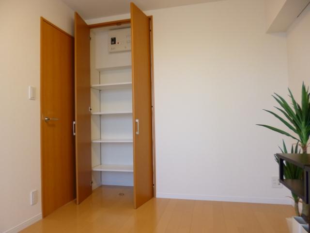 Non-living room. 3