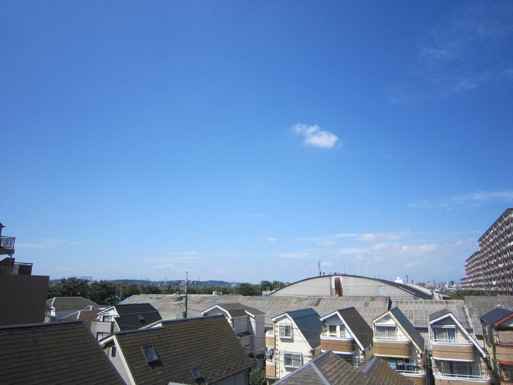View photos from the dwelling unit. View from local (09 May 2013) Shooting