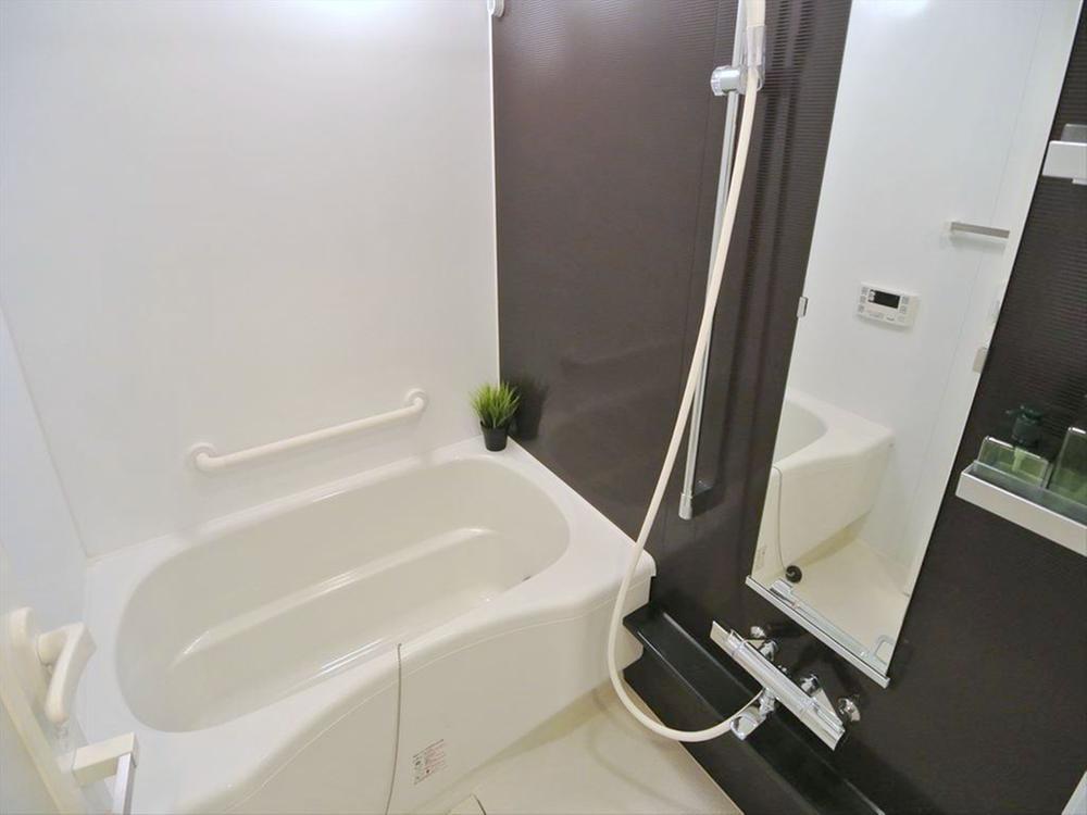 Bathroom. Selling local