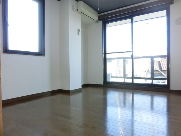 Other room space. Privilege of the corner room, Windows are many bright and pleasant space.