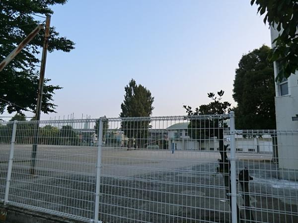 Primary school. Tobitakyu until elementary school 1400m