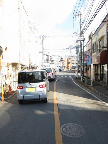 Local photos, including front road. Local front road