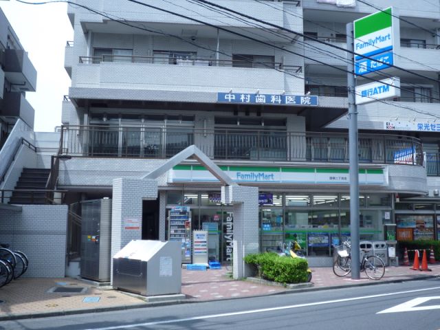 Convenience store. 290m to Family Mart (convenience store)