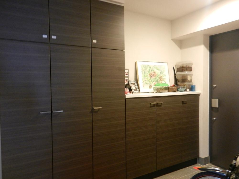 Receipt. Entrance ・ Cupboard