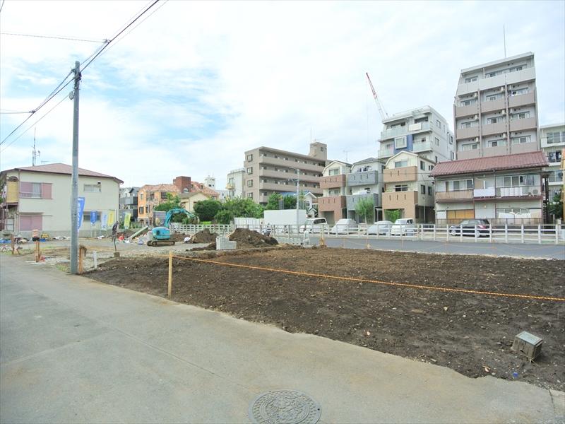 Local photos, including front road. Local (September 2013) Shooting