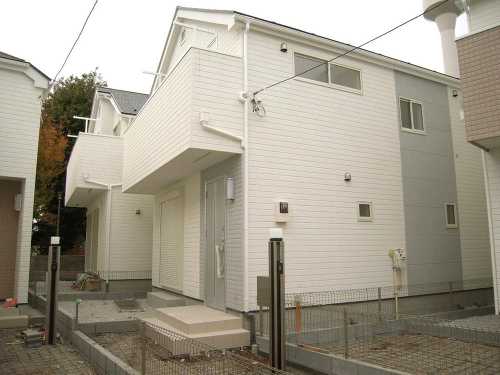 Local appearance photo. Local (12 May 2013) Shooting